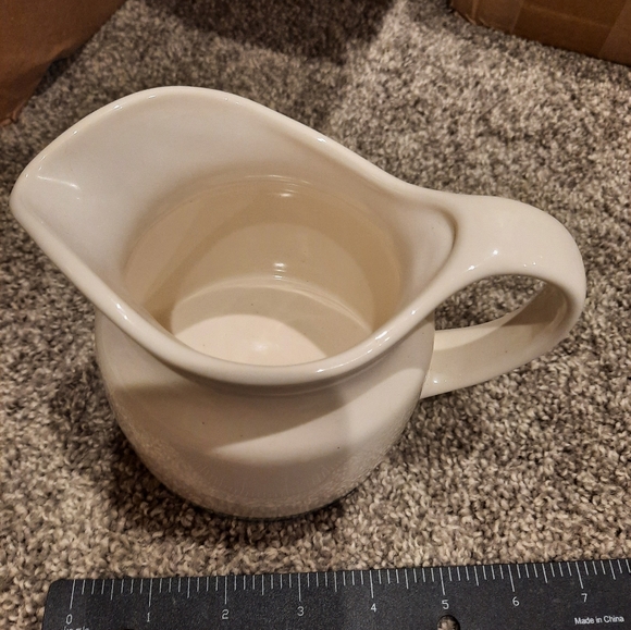 Pfaltzgraff Northwinds 16 oz gravy boat pitcher - Picture 2 of 3